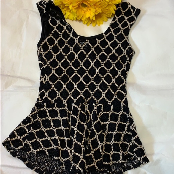 Windsor Black Cream Crochet Design Peplum Top - Picture 3 of 9